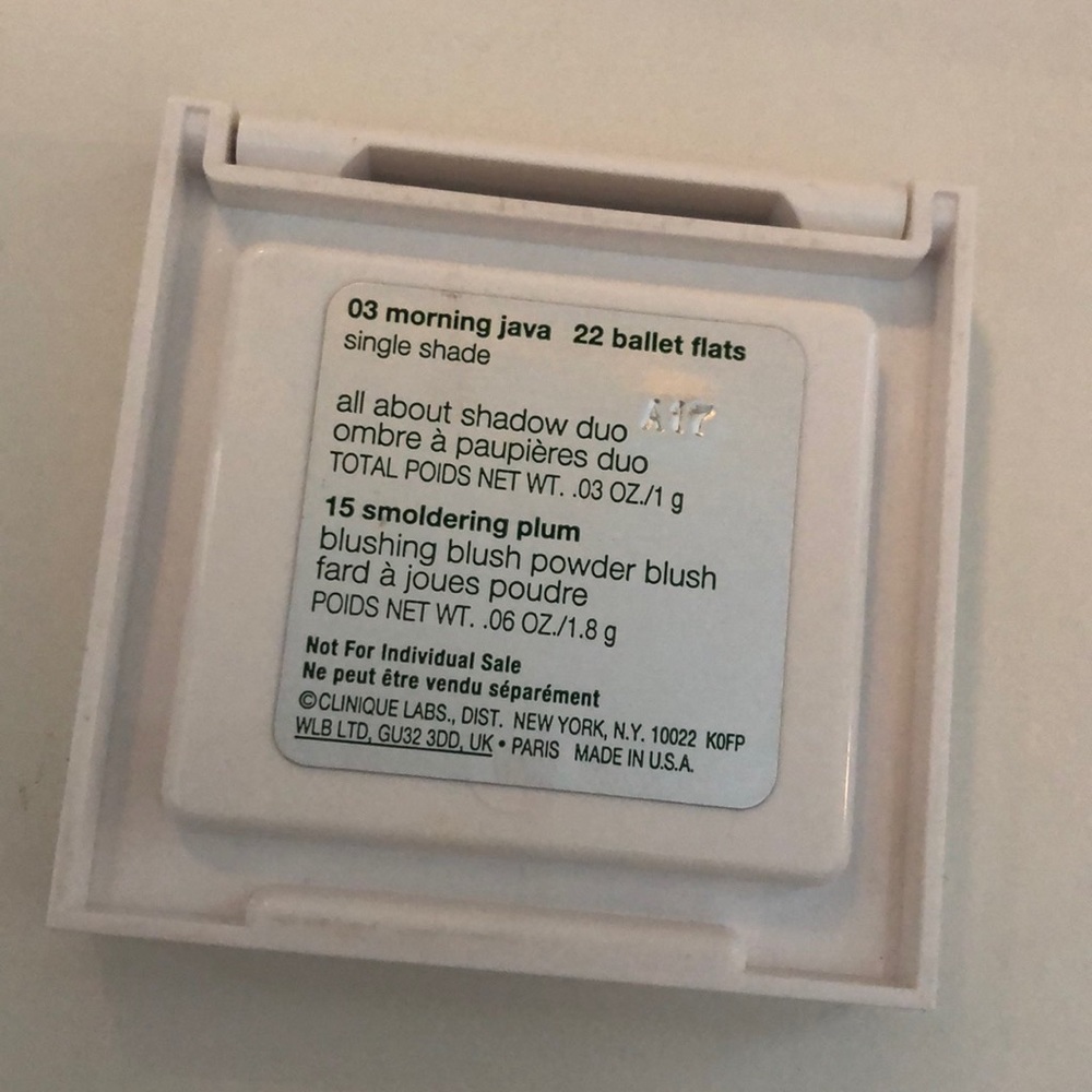 Clinique - Picture 3 of 4